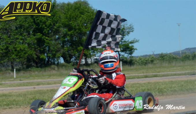 Luca Crudele festejó por primera vez (foto Rodo Martín)