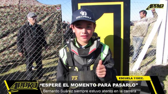 Pulgar para arriba de Bernardo Suárez, el dominador en Escuela 110cc. | Imagen de video
